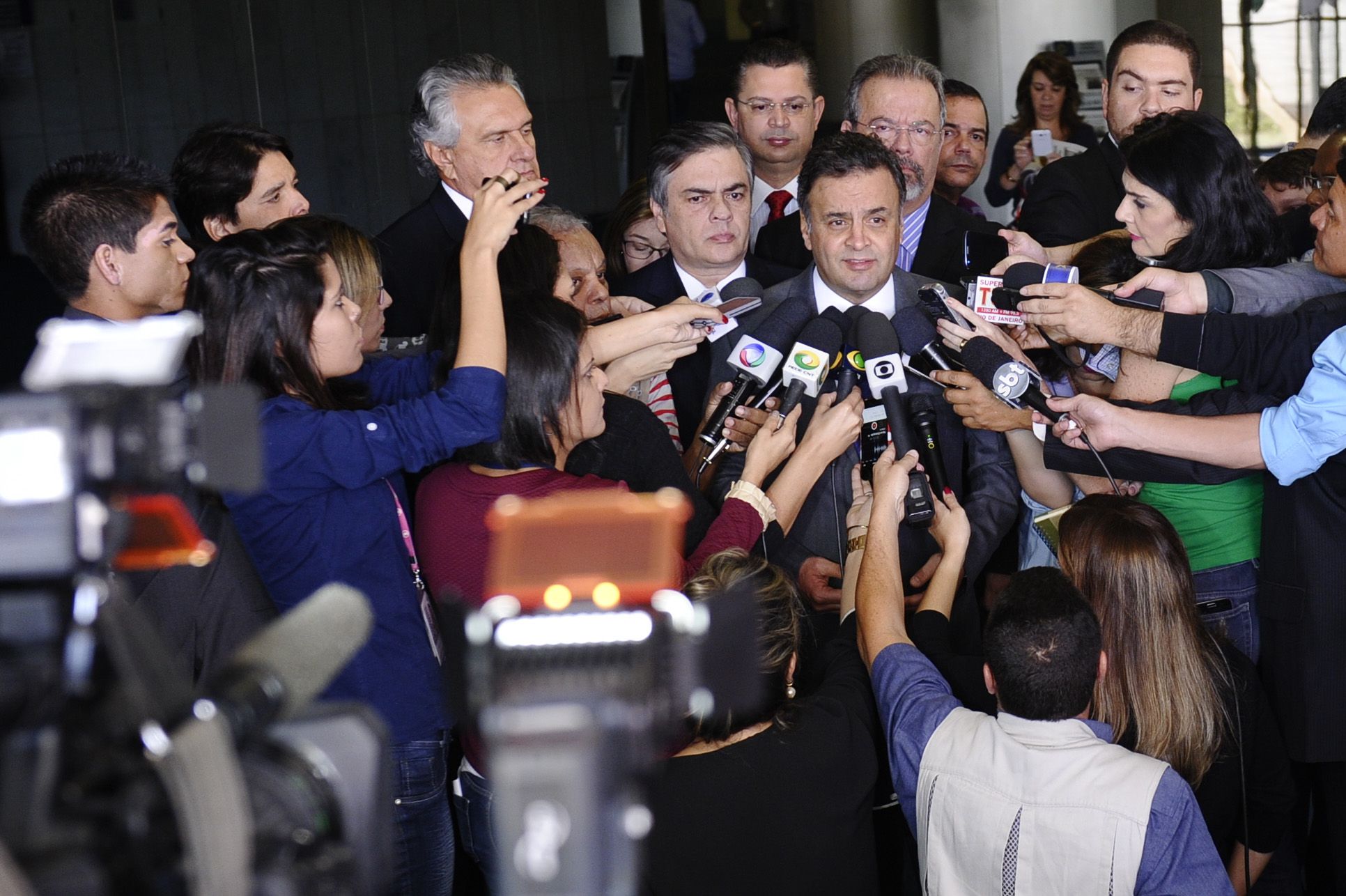 Reunião no gabinete de Aécio Neves sacramentou o novo ataque da oposição. | Marcos Oliveira/Agência Senado
