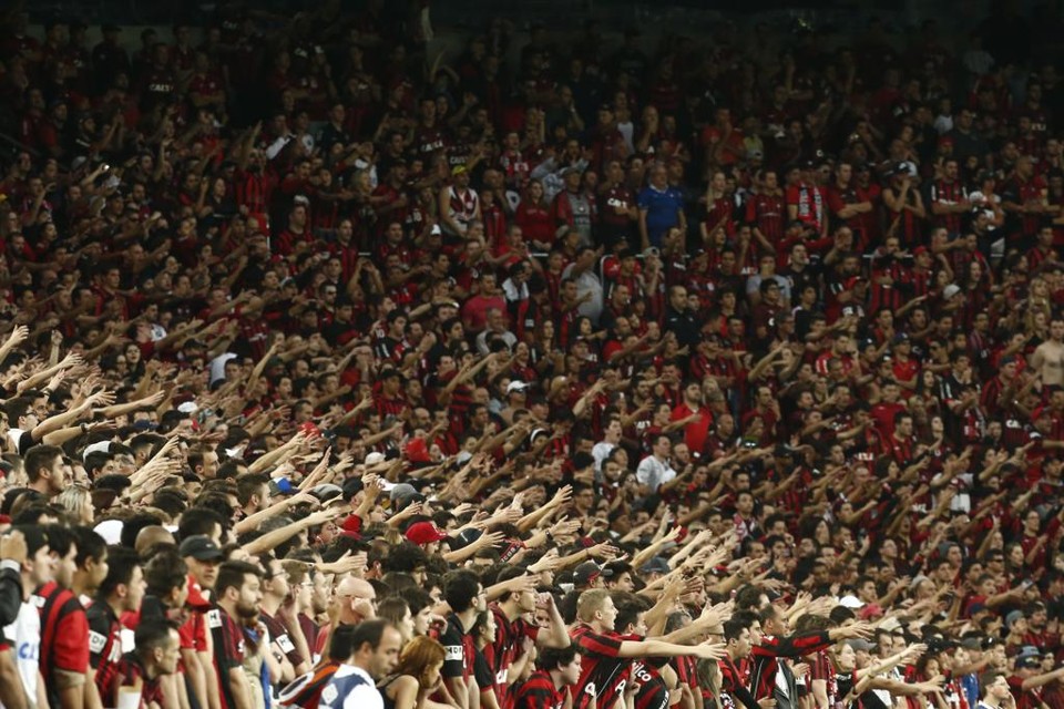 Clássico com o Coritiba  contou com o maior índice de bilhetes avulsos vendidos desde a reabertura da Baixada. | Hugo Harada/Gazeta do Povo