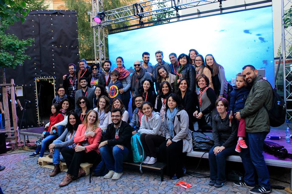 Grupo de brasileiros em Praga durante a Quadrienal de Design Cênico. | Divulgação