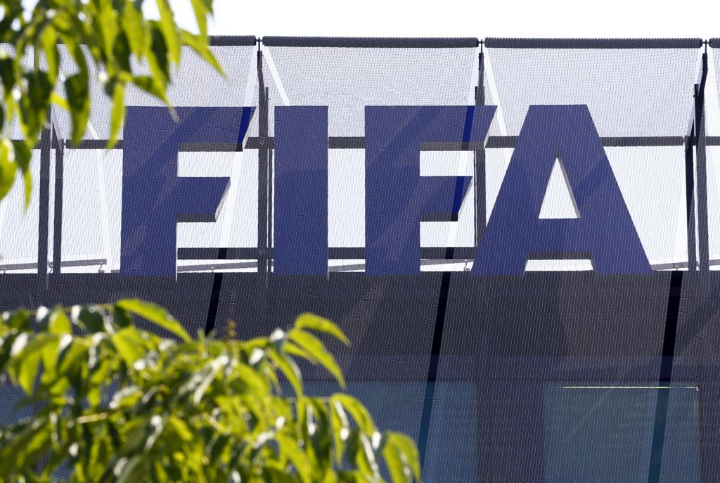 Computadores foram apreendidos na sede da Fifa em Zurique. | Ruben Sprich/Reuters