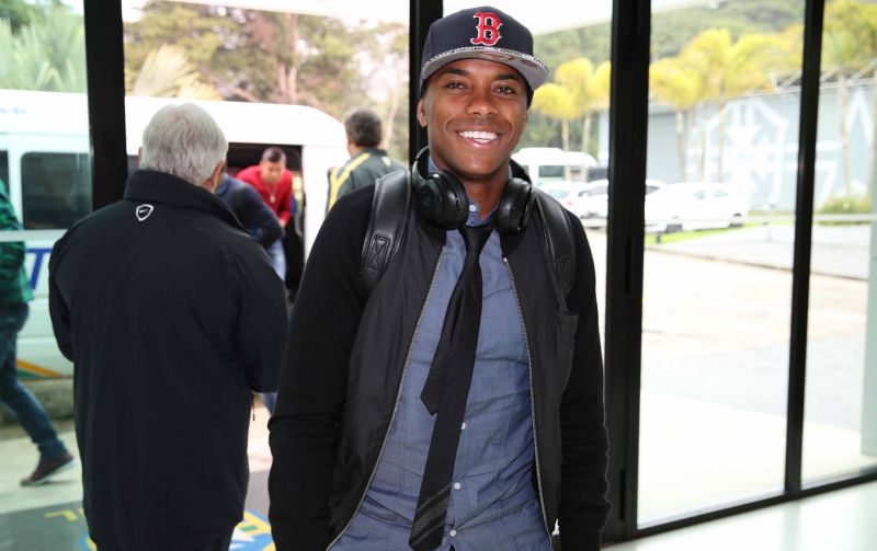 Robinho na chegada dos jogadores à Granja Comary, em Teresópolis. | Rafael Ribeiro / CBF/