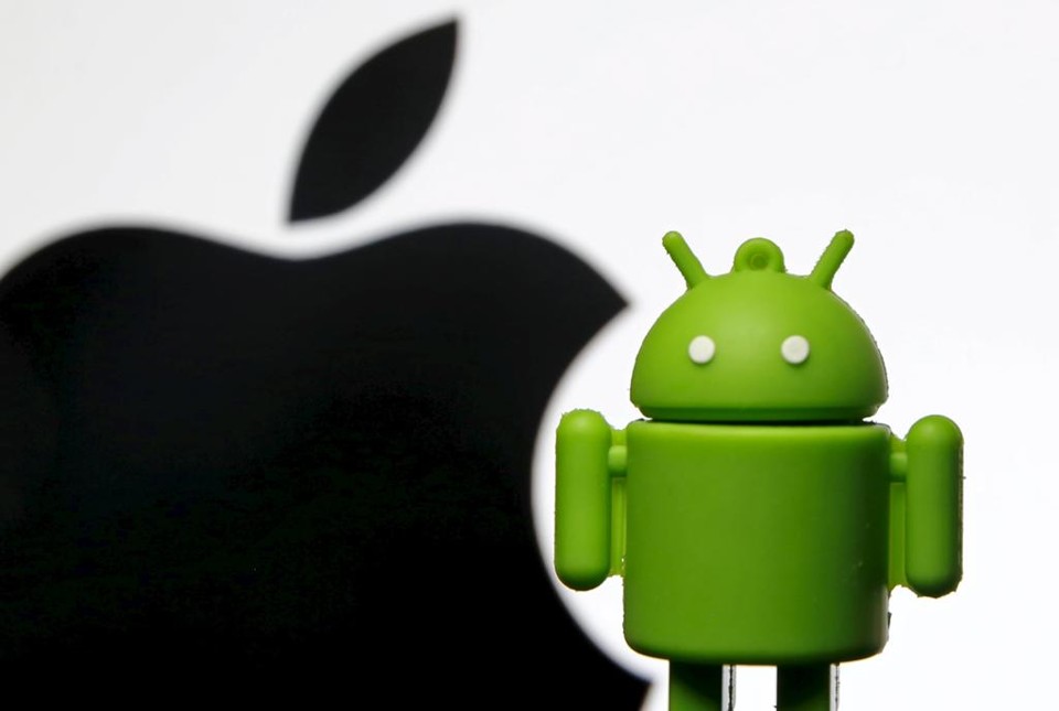 Dominância da App Store é ameaçada pela Google Play, que já geraria mais receita do que a loja da Apple | Dado Ruvic/Reuters