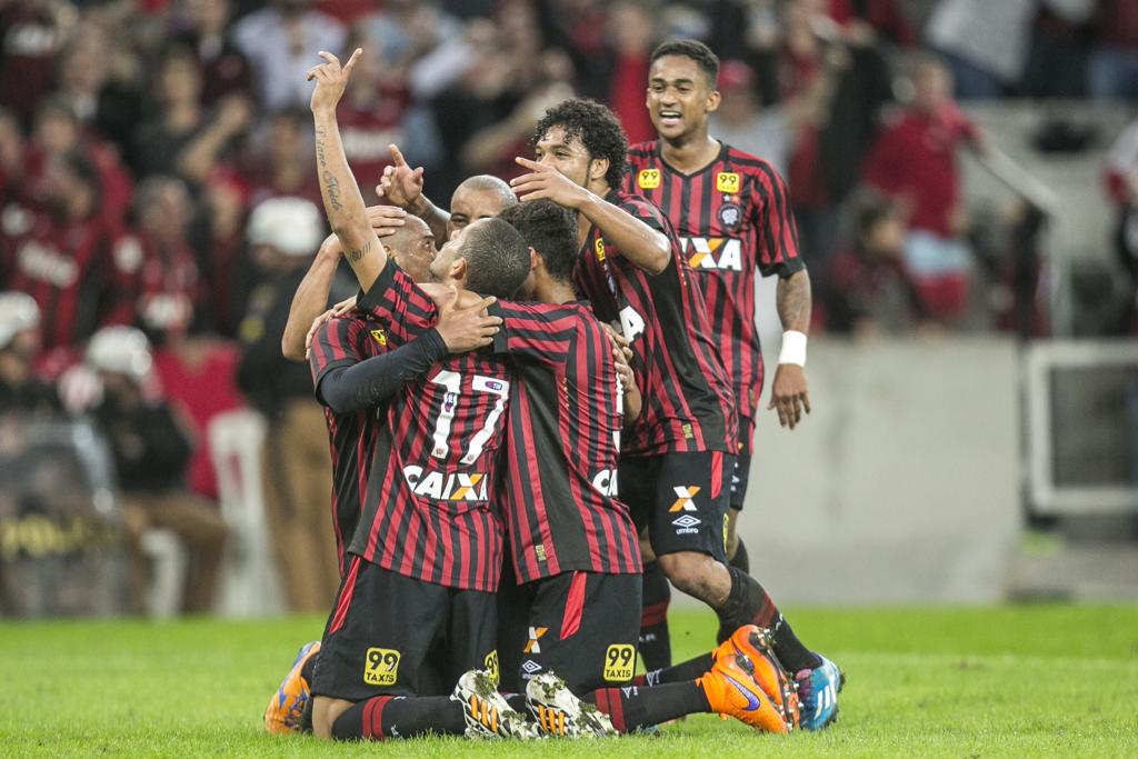 Ytalo (17) comemora o gol marcado sobre o Vasco, o segundo da vitória por 2 a 0 na Baixada. | Marcelo Andrade/Gazeta do Povo