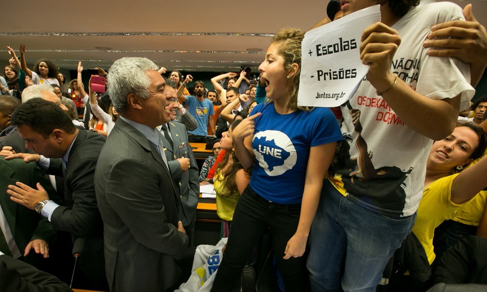 Com tumulto entre estudantes e policiais legislativos, a votação ficou para a próxima semana. | Lula Marques/Fotos Públicas