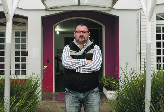 Definição de novas faixas de faturamento para enquadrar empresas no Simples vai beneficiar empresários como Marco Antônio Setim. | Aniele Nascimento/Gazeta do Povo