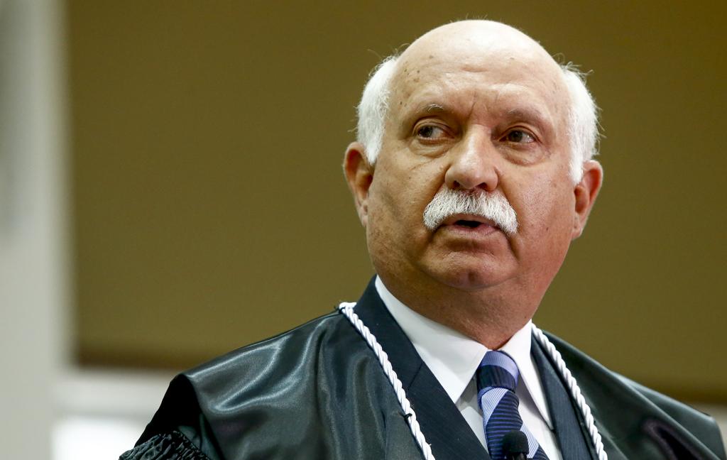 Paulo Roberto Vasconcelos, presidente do TJ, disse em janeiro que pagamento do auxílio-moradia retroativo era inoportuno. | Hugo Harada/Gazeta do Povo
