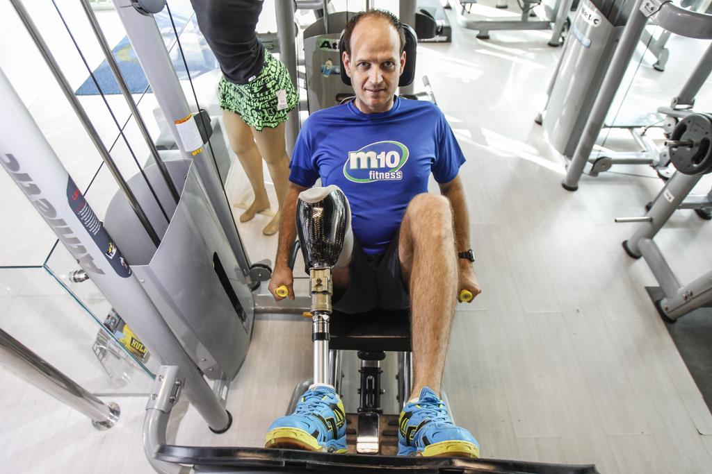 Atleta paralimpico Daniel Bordes da Silva, do vôlei sentado não recebe desde dezembro as parcelas do TOP 2016. | Daniel Castellano/Gazeta do Povo