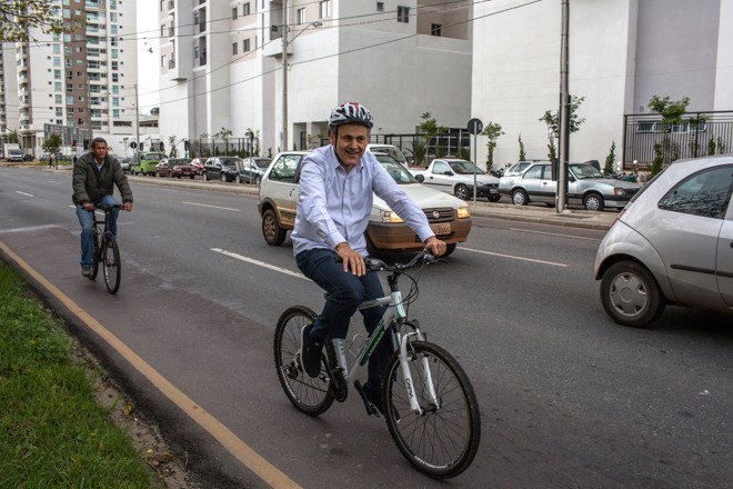 Assessores costuma acompanhar as pedaladas do prefeito de Curitiba. | Maurilio Cheli/SMCS