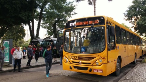 Ônibus voltam a operar após protesto de 1h na Praça Rui Barbosa Sindicato reclama de assédio moral e demissões | Divulgação/Sindimoc