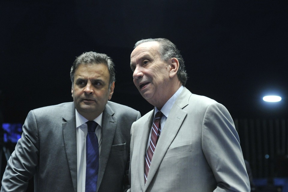 Aécio com Aloysio Nunes: em defesa do ex-companheiro de chapa. | Geraldo Magela/Agência Senado