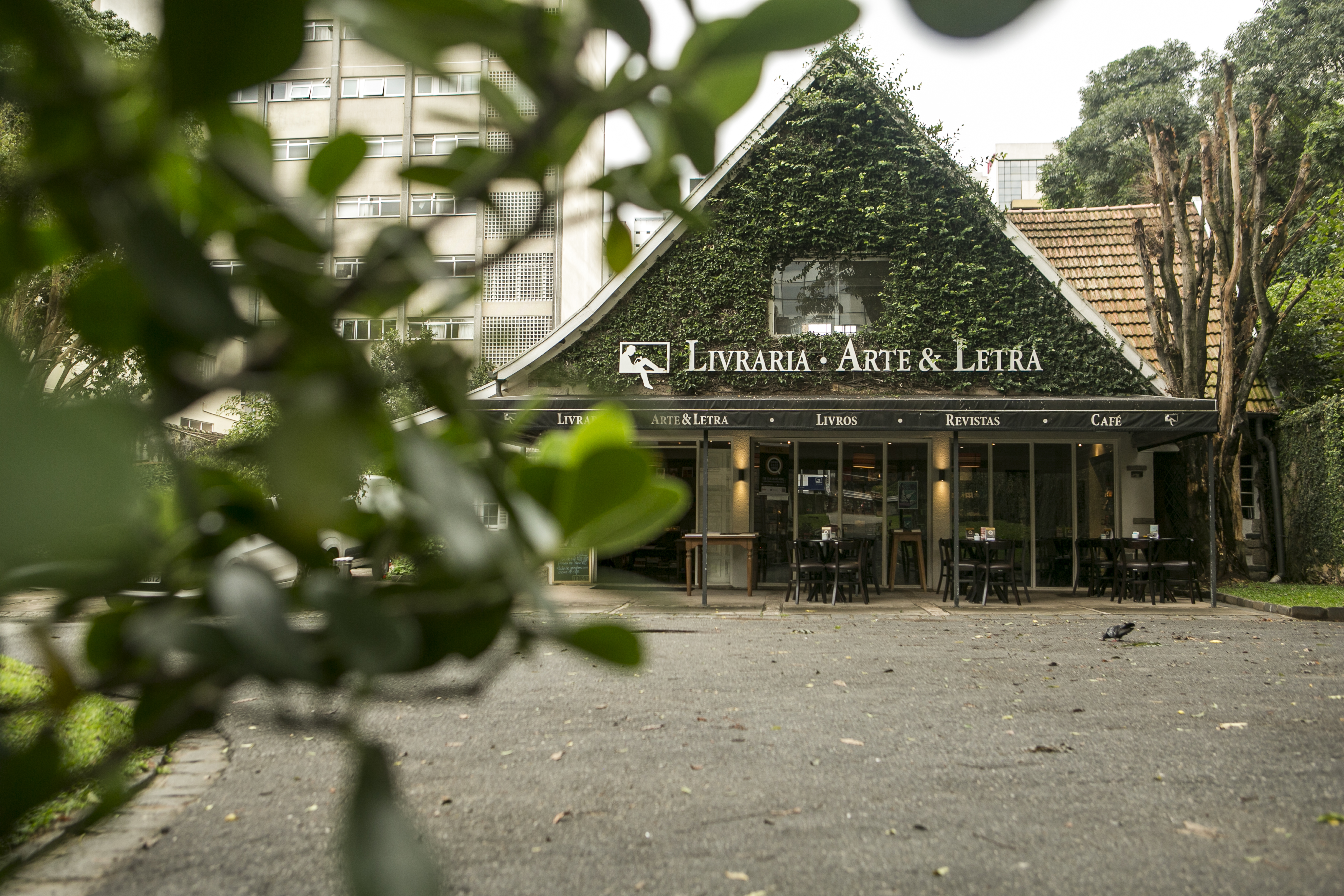 Evento acontece no quintal da livraria Arte & Letra | Marcelo Andrade/Gazeta do Povo