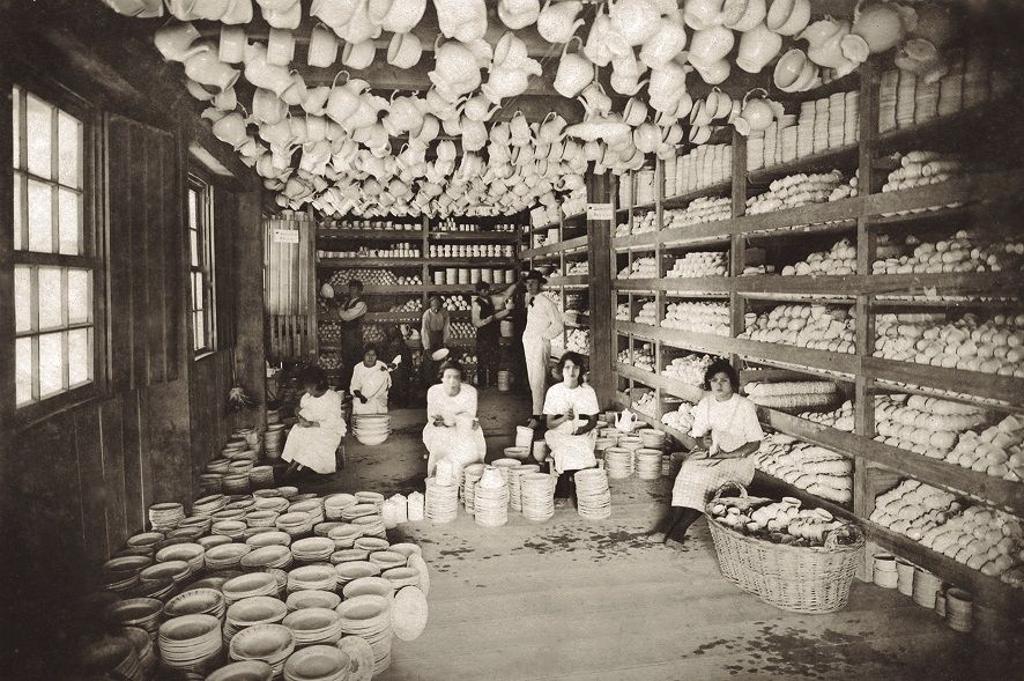 Registro da fábrica da Cerâmica Colombo, um dos materiais da exposição “Indústrias do Paraná”. | Divulgação