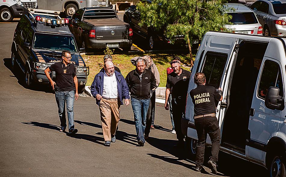 Empresários da Lava Jato sob escolta: se a lei mudar, eles serão punidos e as empresas podem se livrar. | Avener Prado/Folhapress