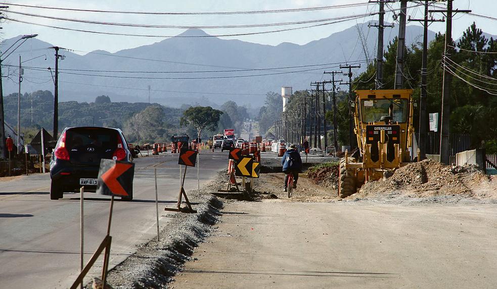 Raridade: duplicação da rodovia que liga Pinhais a Piraquara, na Região Metropolitana de Curitiba, faz parte dos poucos investimentos em andamento no estado. | JorgeWoll/ANPr