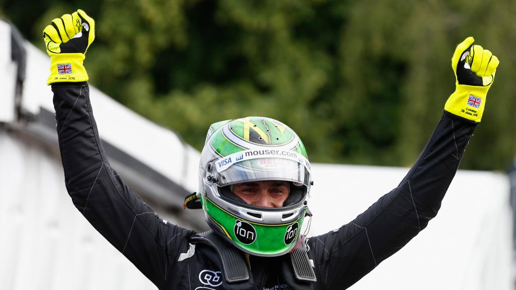 Nelsinho Piquet comemora título da primeira temporada da Fórmula E. | Charles Coates/Getty Images
