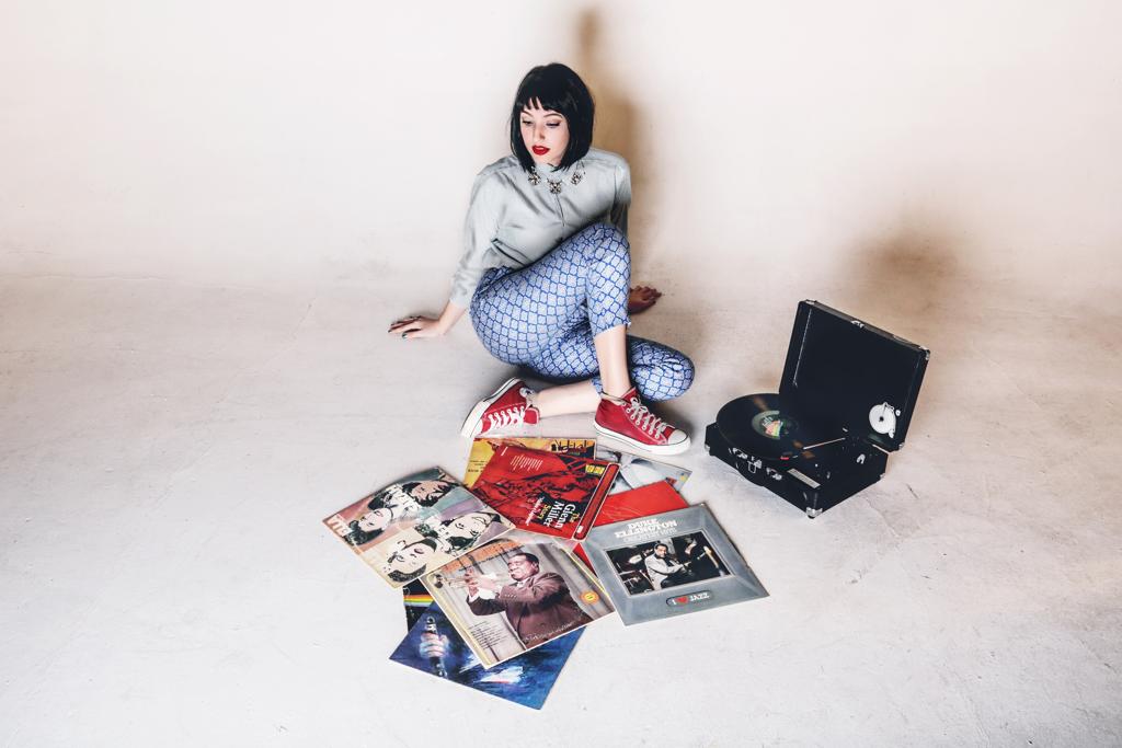 A jovem artista canta profissionalmente desde 2012, quando começou a se apresentar com a banda de jazz Open. | /