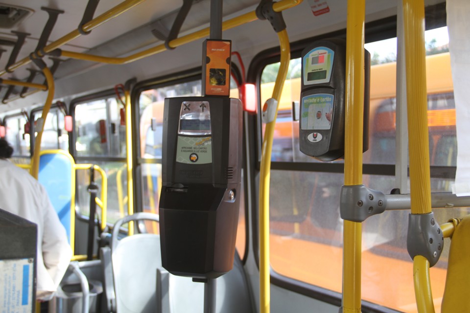 Equipamentos em fase de testes já estão sendo instalados nas linhas metropolitanas integradas da região de Curitiba | Gerson Klaina/Tribuna do Paraná