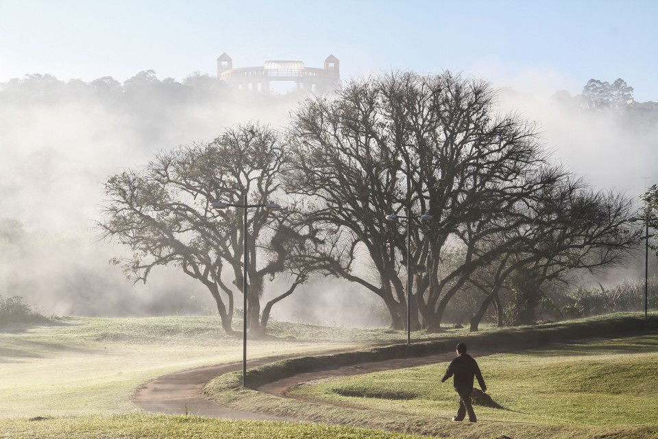 Em Curitiba, a média da temperatura mínima não deve passar dos 10 ºC em julho | Daniel Castellano/Gazeta do Povo