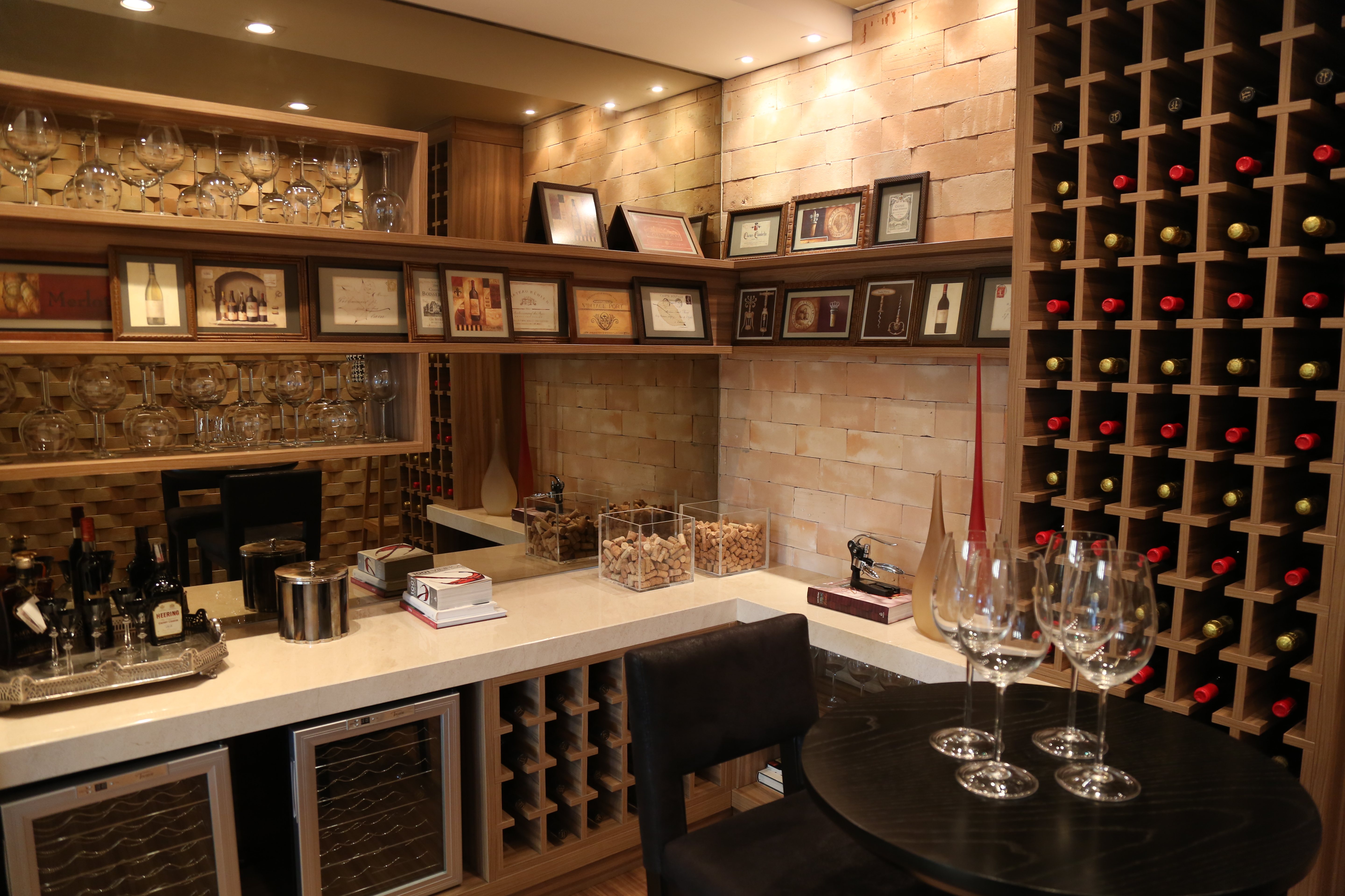 Decorado da Plaenge: oito projetos com adegas desde 2009. | Ivonaldo Alexandre/Gazeta do Povo