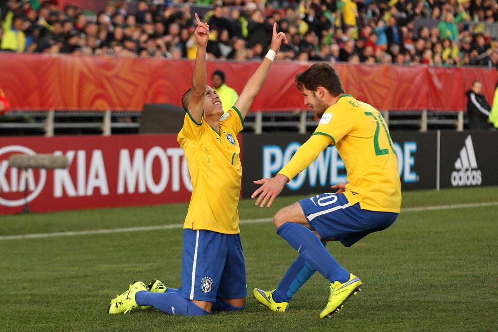 Marcos Guilherme comandou a vitória brasileira, com dois gols e ainda sofreu a falta que deixou Senegal com dez jogadores. | Martin Hunter/Getty Images