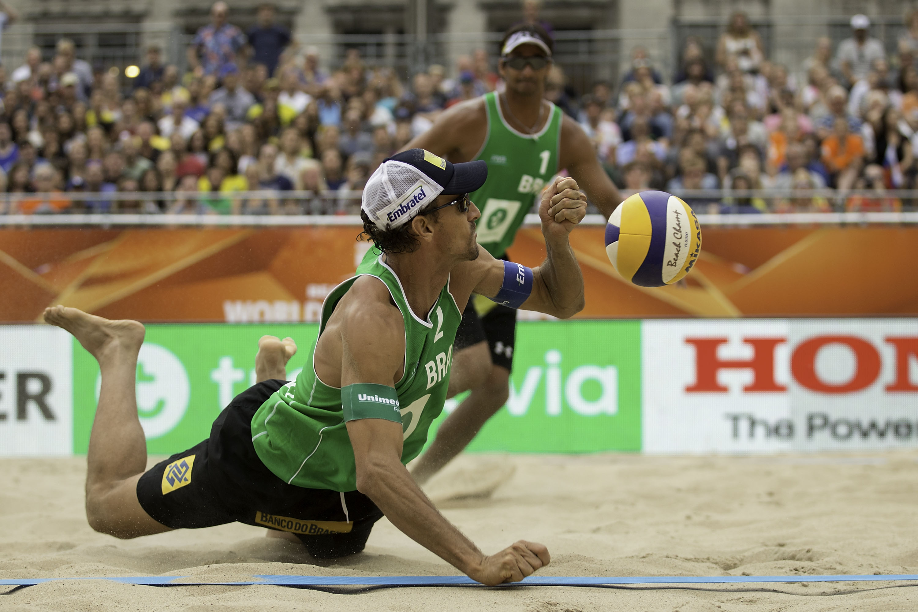 Emanuel e Ricardo venceram os russos Stoyanovskiy e Yarzutkin por 2 a 1. | /GetPhoto