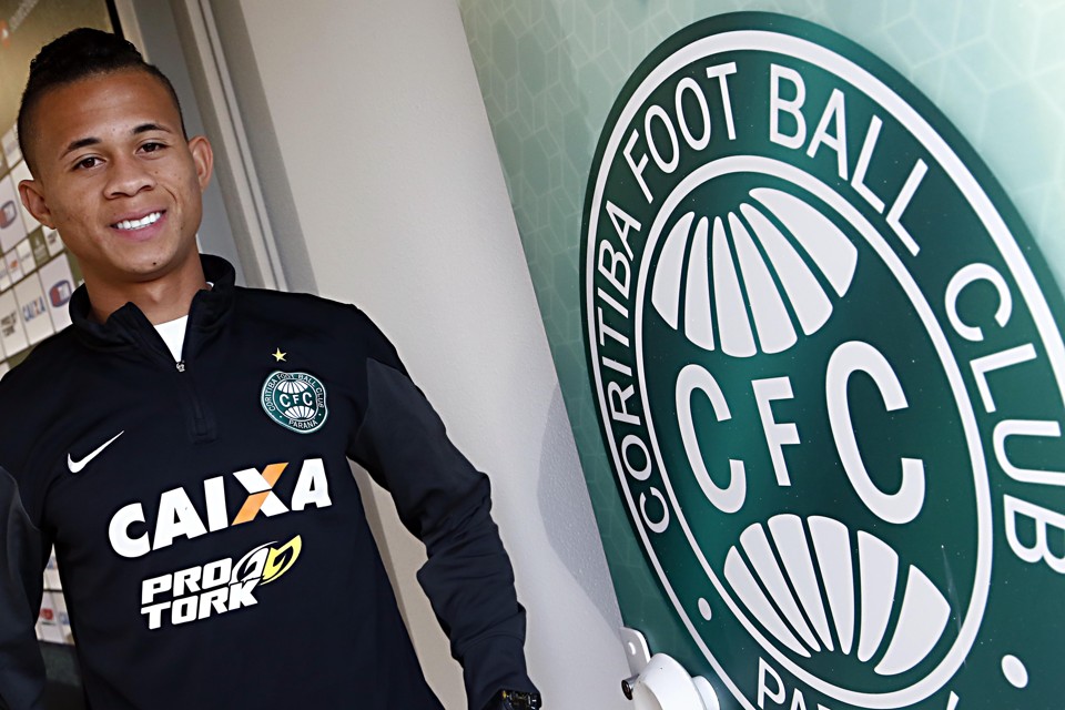 Revelação da base do Coxa , Rodrigo Ramos evita comparações com o conterrâneo da mesma posição no Barça e seleção Daniel Alves. | Albari Rosa/Gazeta do Povo