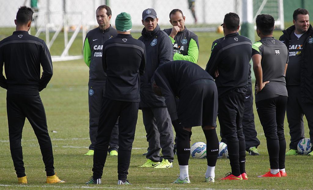 Thiago Galhardo e Ruy afirmam que grupo vai buscar vencer o Fluminense para aliviar a pressão em Marquinhos Santos. | Jonathan Campos/Gazeta do Povo