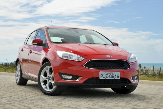 A grade frontal ajuda a diferenciar as versões SE, com formato colmeia, e a Titanium, com cinco barras cromadas horizontais. | Wanderley Affonso /Divulgação/ Ford