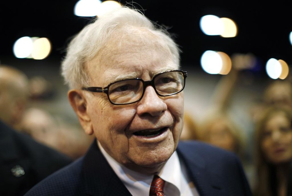 Warren Buffett fez bilhões de dólares à frente da Berkshire Hathaway, que detém fatias de gigantes como Heinz, American Express e Walmart | Rick Wilking/Reuters