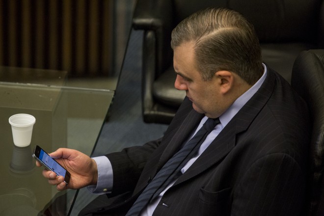 Já Ney Leprevost aposta na atualização em tempo real pelo Twitter. | Henry Milleo/Gazeta do Povo