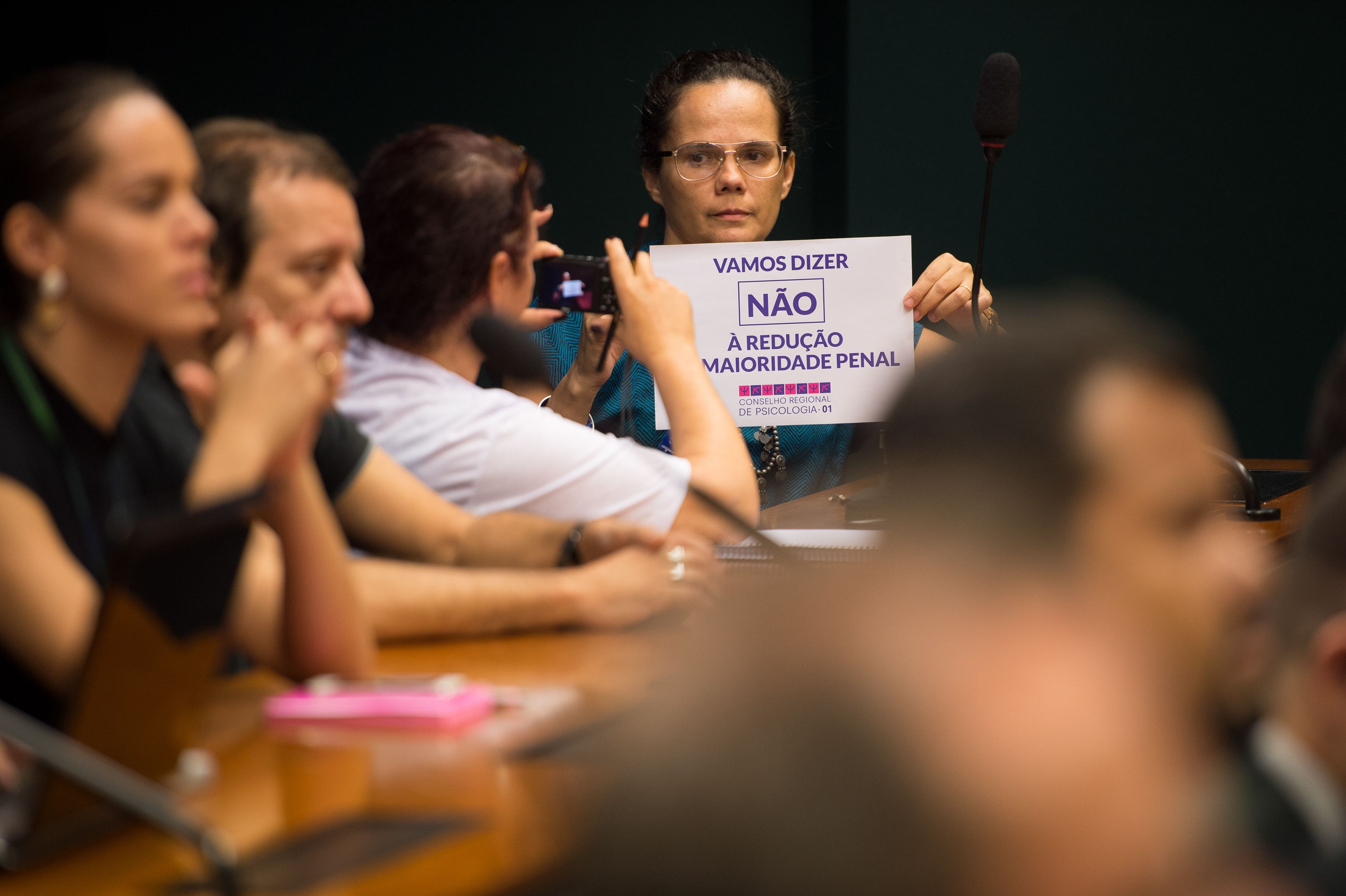 Manifestante protesta contra da maioridade penal: minoria no país. | Marcelo Camargo/Agência Brasil