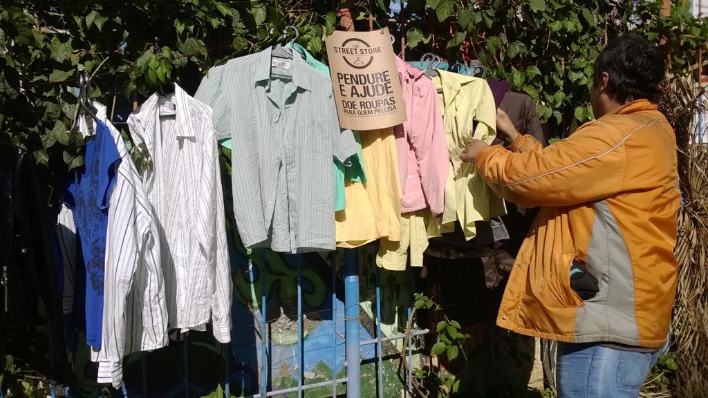 Doação de roupas e calçados será realizada das 13h às 17h deste sábado (18). | Aniele Nascimento/Gazeta do Povo