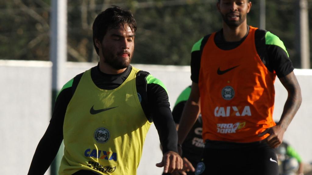 O volante Misael ganhou uma oportunidade no lugar de Rafhael Lucas em treino para o duelo com o São Paulo, domingo, no Morumbi. | Coritiba/Divulgação