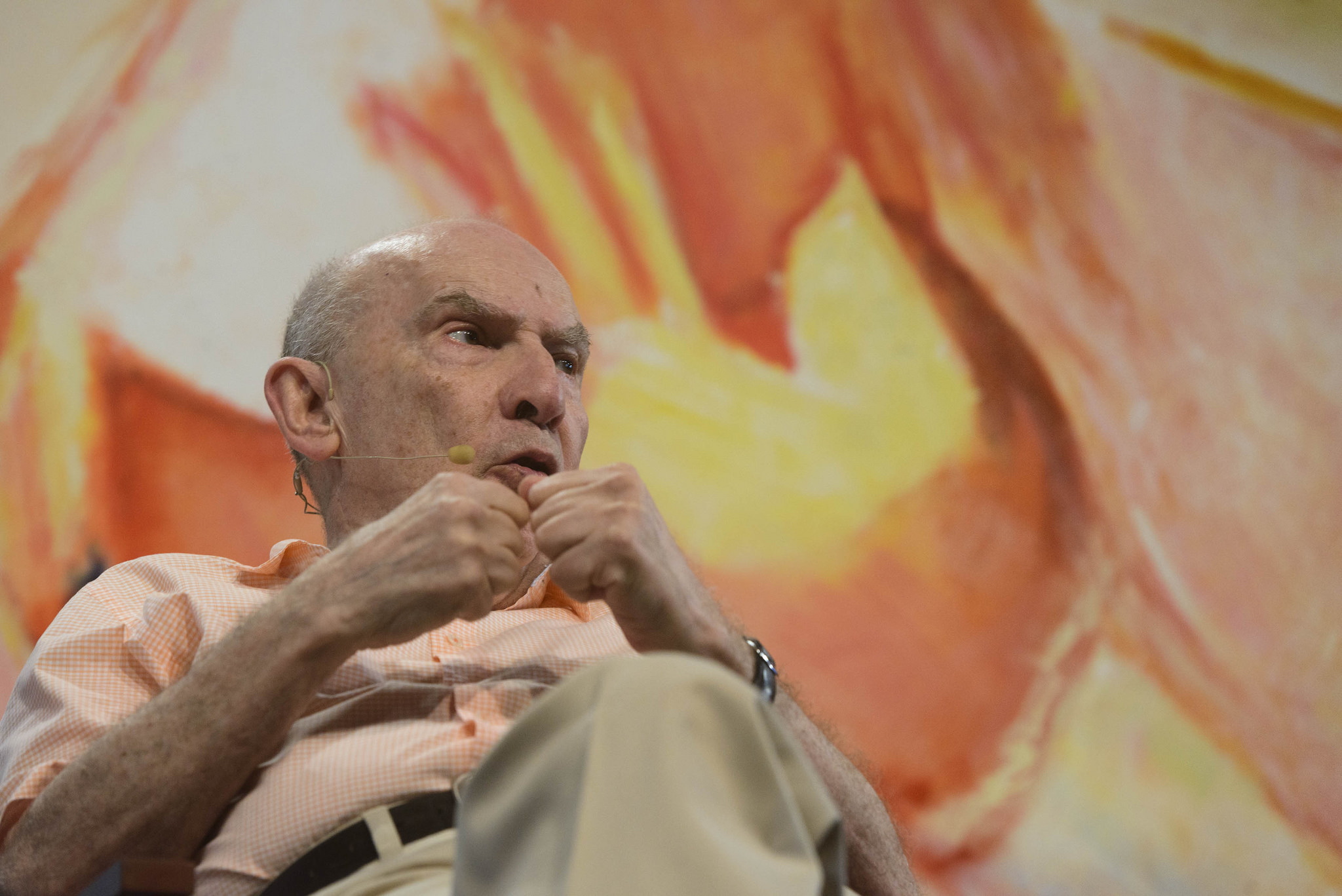 Boris Fausto em mesa da Flip | Walter Craveiro/Divulgação