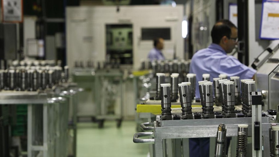 Desde o início do ano, a indústria demitiu quase 9 mil profissionais de nível superior em todo o país. | Jonathan Campos/Gazeta do Povo