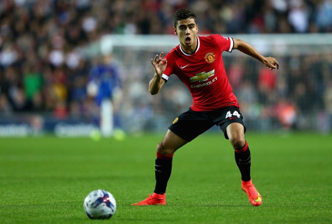 Andreas Pereira veste a camisa número 44 do time profissional do Manchester United. Ele renovou contrato com o clube inglês até 2018. | Foto: Clive Mason/Getty Images