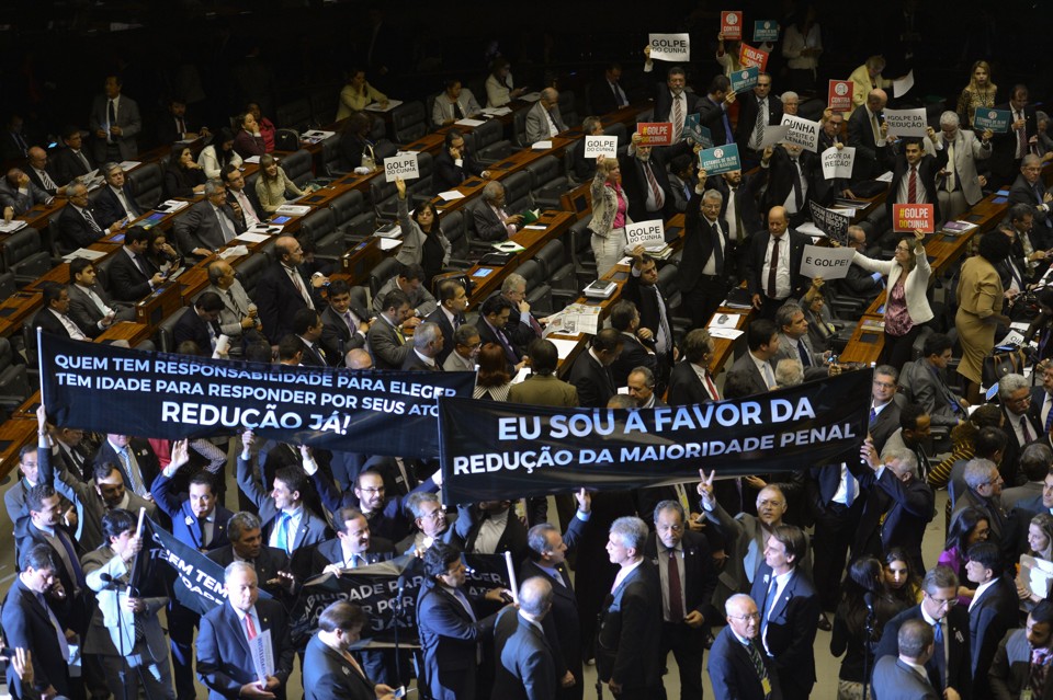 Por 18 a favor e 11 contra, bancada do Paraná é em sua maioria favorável à redução da maioridade penal | Fabio Rodrigues Pozzebom/Agência Brasil
