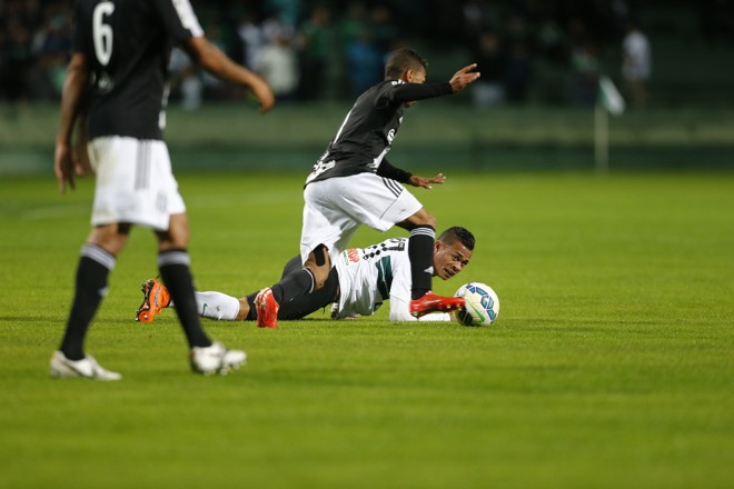 Rodrigo Ramos teve atuação discreta e saiu no segundo tempo. | Albari Rosa/Gazeta do Povo