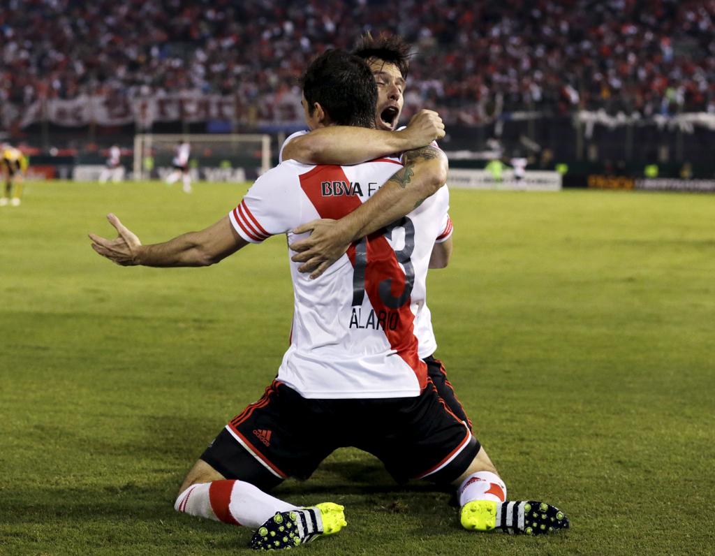 Lucas Alario comemora gol de empate do River com o Guaraní, que garantiu vaga à decisão. | JORGE ADORNO/REUTERS