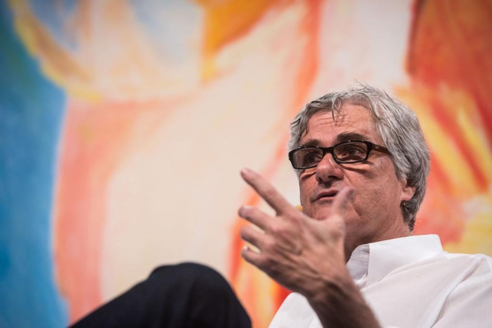 Reinaldo Moraes, na mesa em que falou sobre literatura e pornografia , ao lado de Eliane Robert Moraes. | /