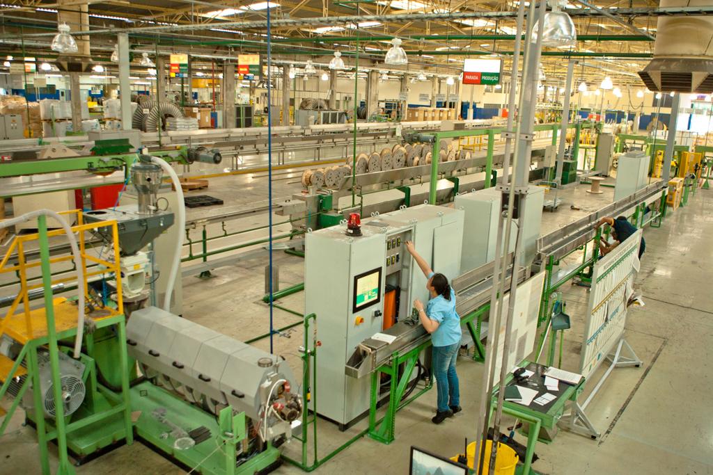 Linha de produção da Furukawa na CIC: lucro subiu pelo segundo ano seguido. | Henry Milléo/Gazeta do Povo