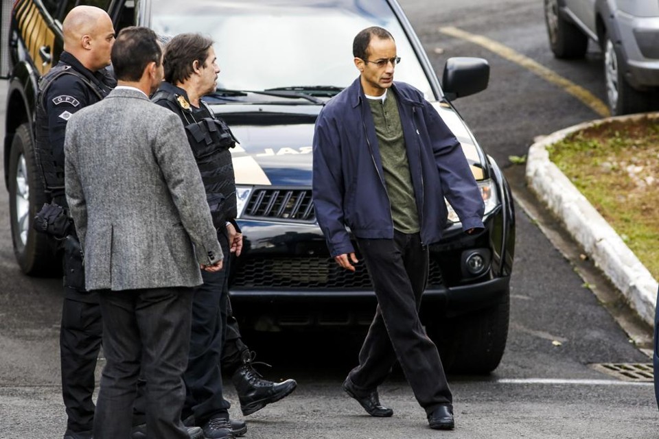 Marcelo Odebrecht (à dir.): presidente da maior empreiteira do país nega ter cometido crimes. | Brunno Covello/Gazeta do Povo
