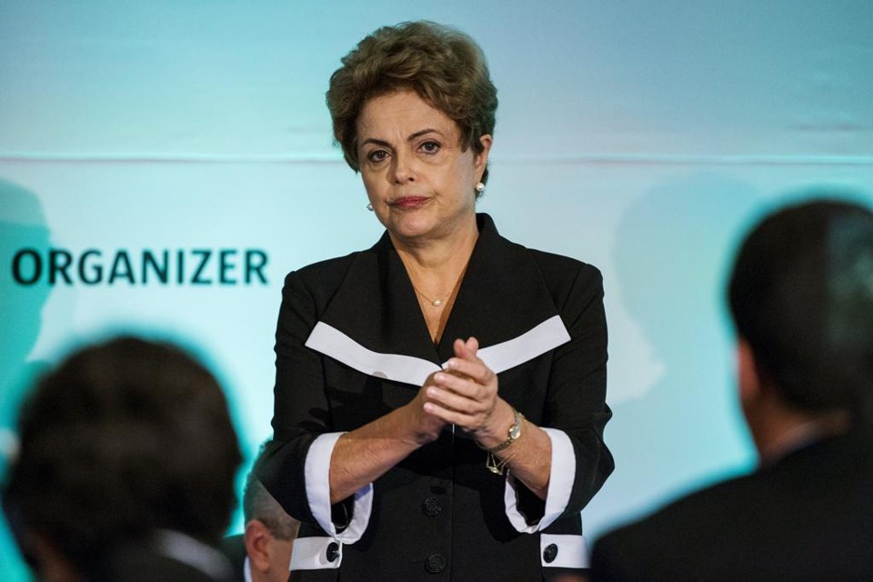 Cunha Lima também voltou a defender que a presidente renuncie ao mandato para evitar uma crise de governabilidade | LUCAS JACKSON/REUTERS