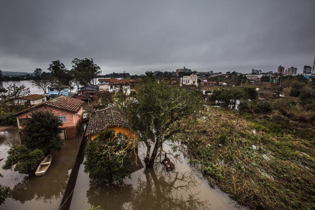 Cidade ficou devastada com a enchente de junho de 2014 | Brunno Covello/Gazeta do Povo