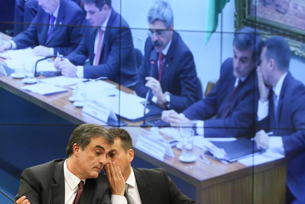 Cardozo (esq.) na CPI : “Enquanto eu estiver [no cargo], o ministro  da Justiça jamais atuará no sentido de controlar as investigações”. | Lula Marques/Agência PT