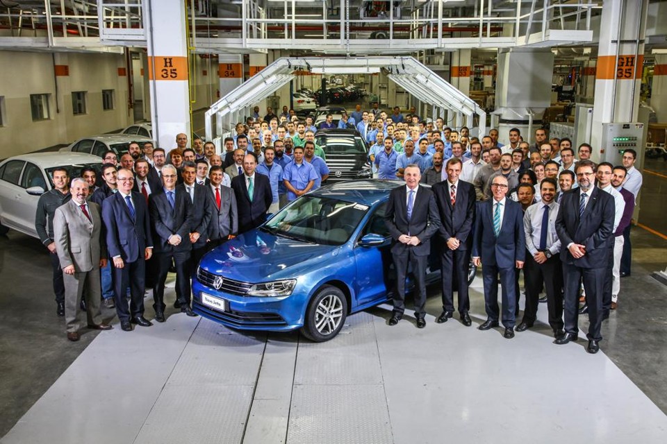 Executivos da Volkswagen apresentam primeiras unidades feitas no Brasil | Pedro Danthas/Divulgação