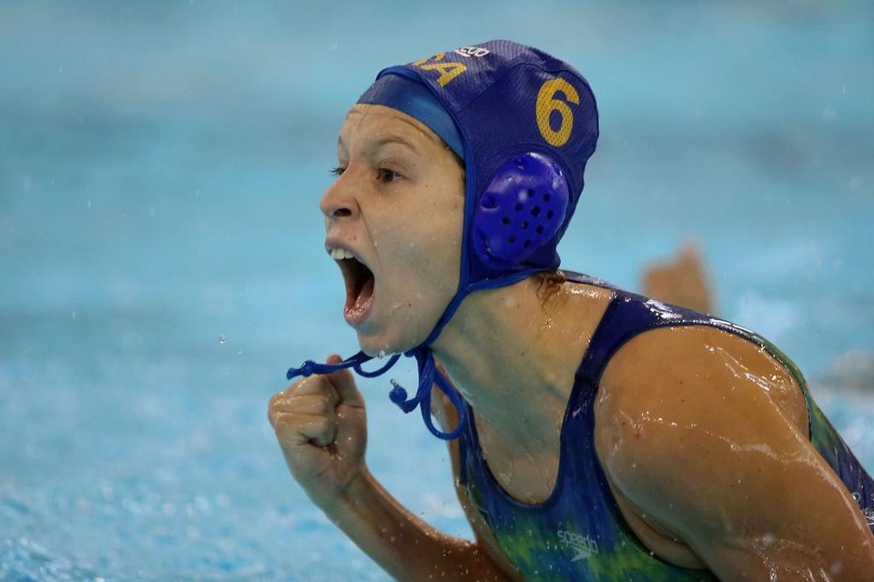 Seleção feminina empata com o Canadá na estreia do polo aquático no Pan Izabella Chiappini marcou dois gols pela seleção brasileira feminina de polo aquático no empate por 7 a 7 com o Canadá. | Satiro Sodré / SSPress/Divulgação CBDA