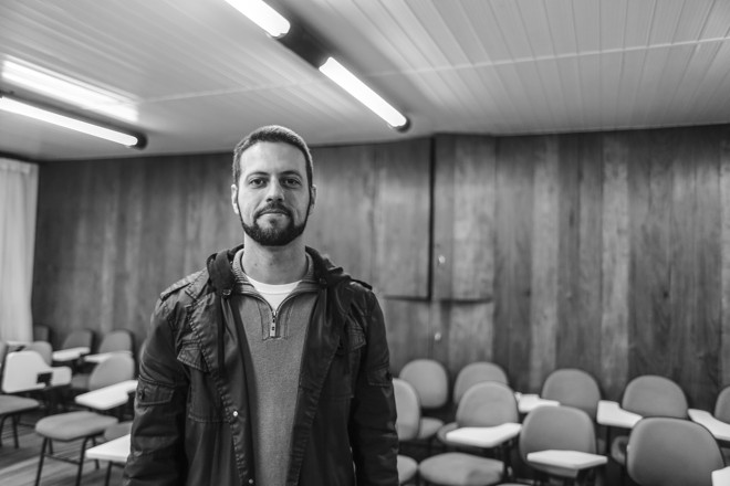 Retrato do fotógrafo Daniel Castellano feita por Anastácio | Daniel Castellano/Gazeta do Povo