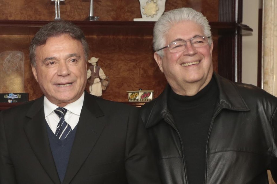 Senadores e ex-governadores, Alvaro e Requião lideram pesquisa. | Cesar Machado/Gazeta do Povo