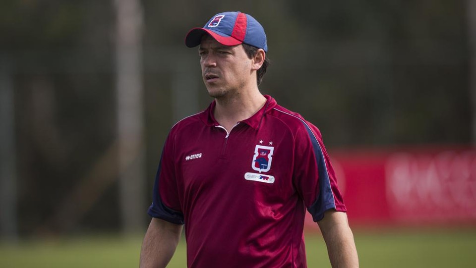 Fernando Diniz quer dar oportunidades para jogadores da base no Paraná. | Brunno Covello/Gazeta do Povo